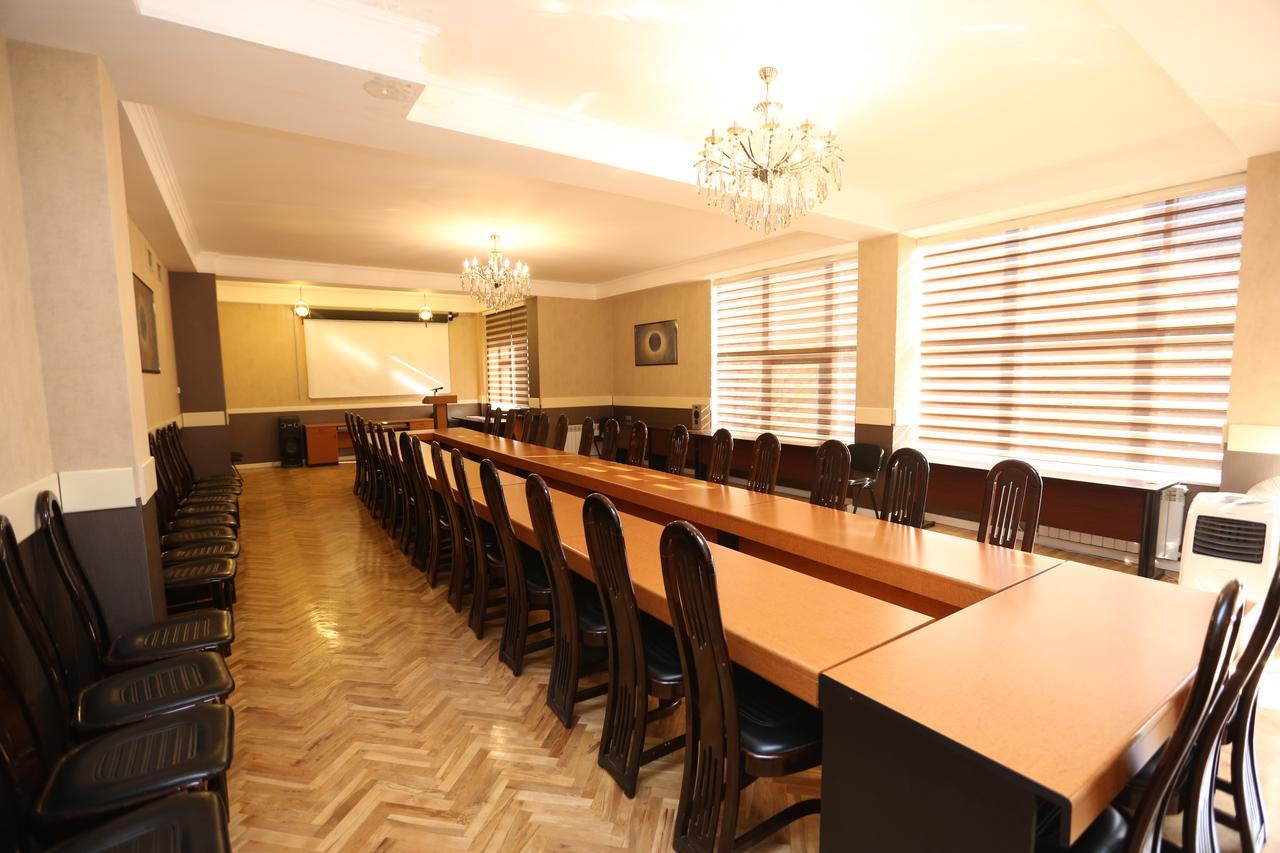 Irshad Hotel Баку Екстериор снимка