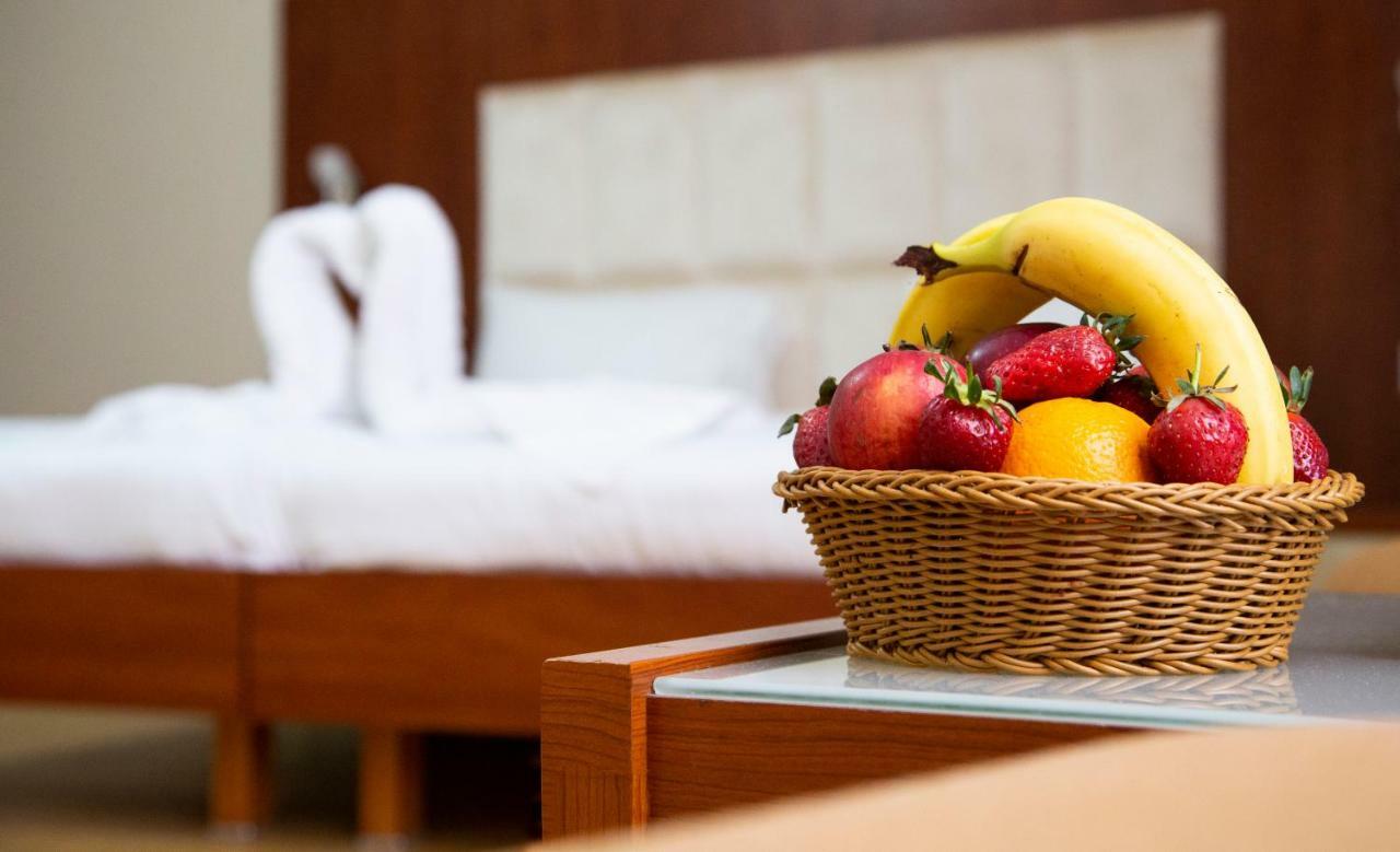 Irshad Hotel Баку Екстериор снимка